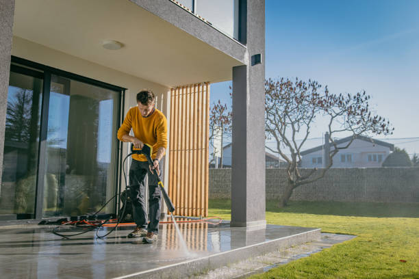Why Choose Our Pressure Washing Services in Florida